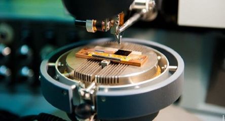 新材料突破 俄科學(xué)家研發(fā)出革命性電子專用材料，助力設(shè)備微型化與高速化